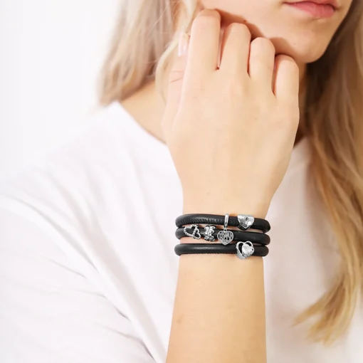 Køb Mother & Child | Fri Fragt | Tidløst Dansk Design
