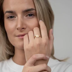 Marguerit Power Ring - Forgyldt sølv - Håndlavet smykke | Køb her »